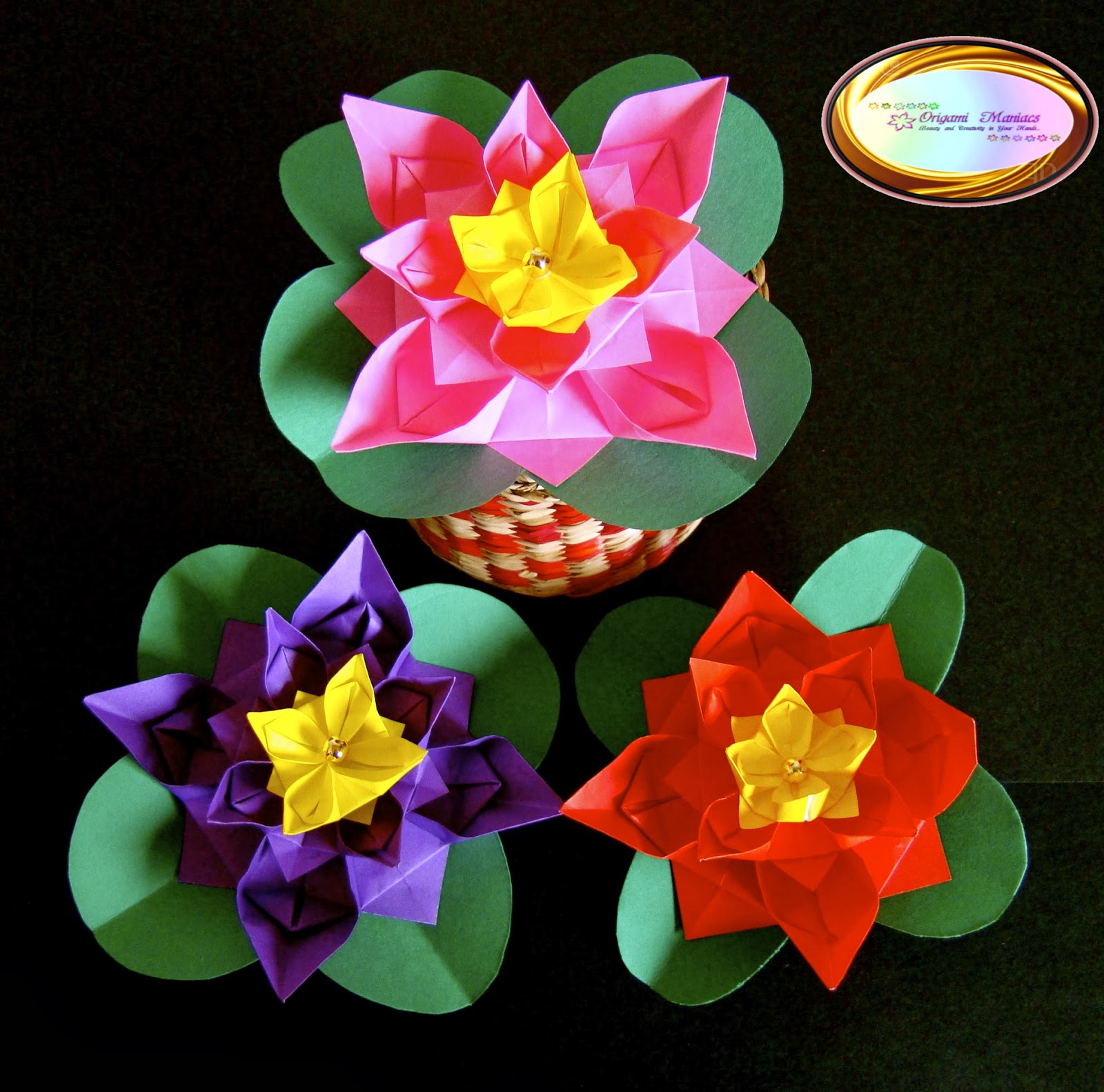 Оригами цветок памяти. Оригами цветок. Поделка оригами цветок. Оригами подарок цветы.