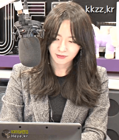 가을 분위기 나는 박선영 아나운서.gif | 인스티즈