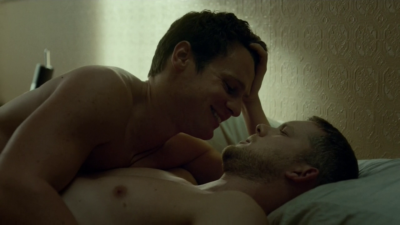 Jonathan Groff & Russell Tovey Mostrano Il Sedere.