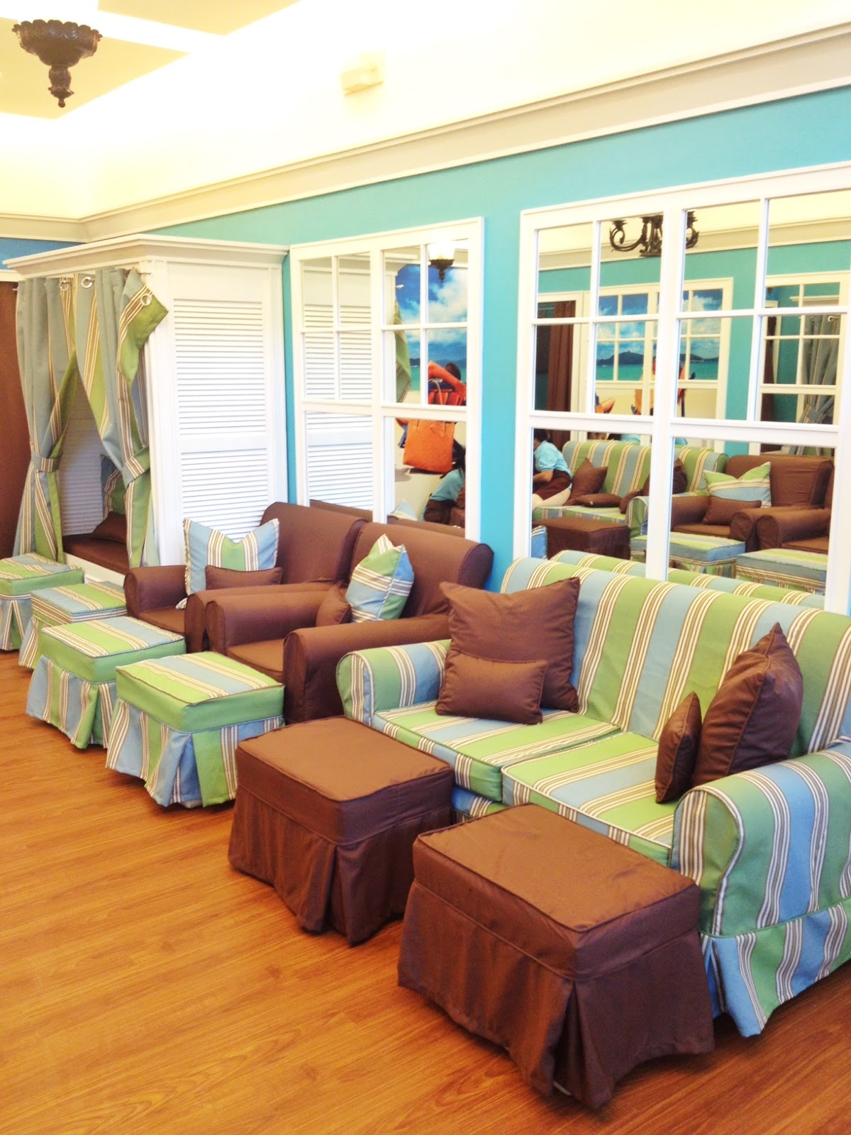 Nailaholics brings latest nail fashion craze at SM City Baliwag