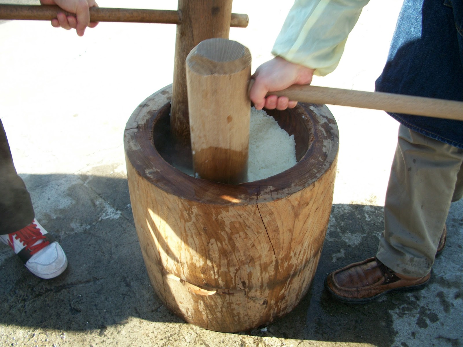 Konnichiwa: Rice Pounding, aka Making Mochi
