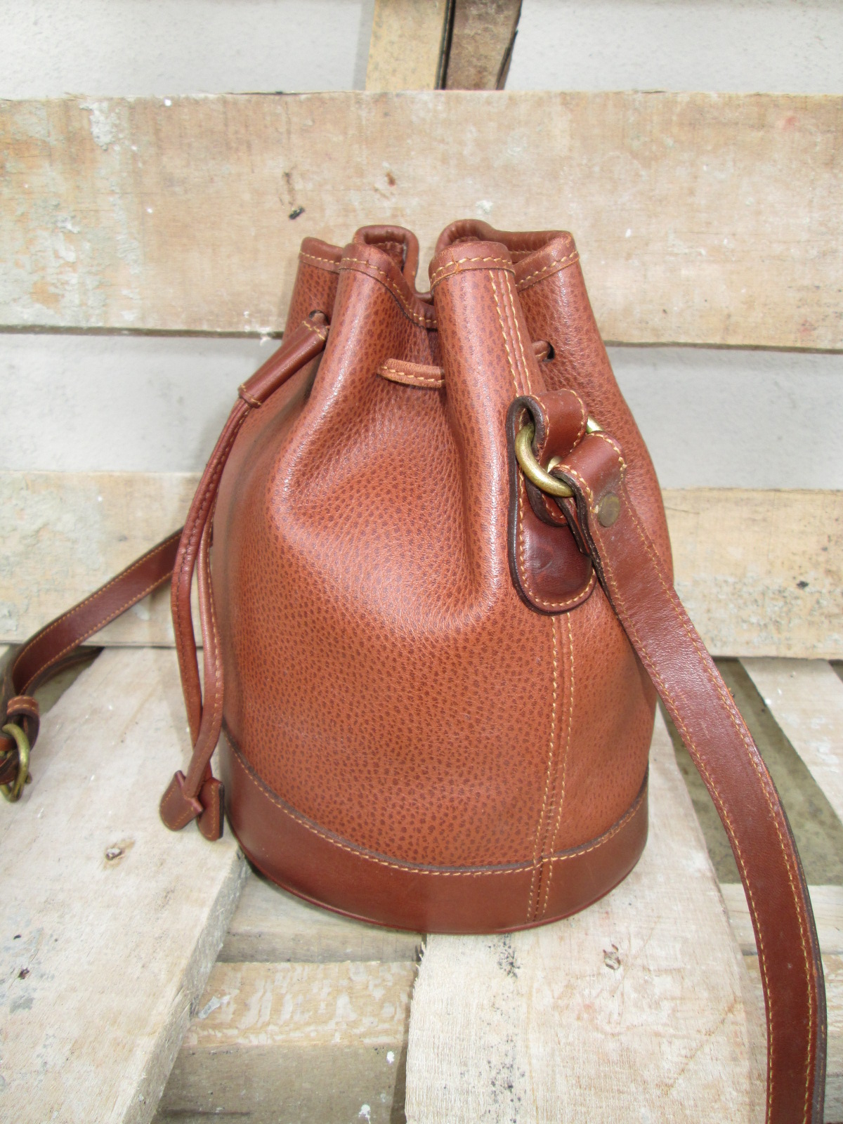 d0rayakEEbaG: Authentic Vtg Coach Brown Leather Bucket Shoulder Bag(SOLD)