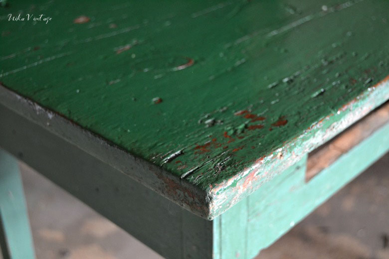 Recuperamos una mesa tocinera pintada de verde, en este antes y después intentaré respetar y resaltar ese tono verde