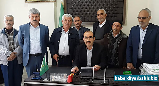 HÜDA PAR çiftçiye sunulan desteğin kesilmesine tepki gösterdi DİYARBAKIR-HÜDA PAR Silvan İlçe Başkanlığı, "örgüt mensubu" oldukları iddiasıyla bazı çiftçilerin devletten aldıkları desteklerin kesilmesine dair basın açıklaması düzenledi. Açıklamayı HÜDA PAR İlçe Başkan Yardımcısı Adnan Balyen okudu.