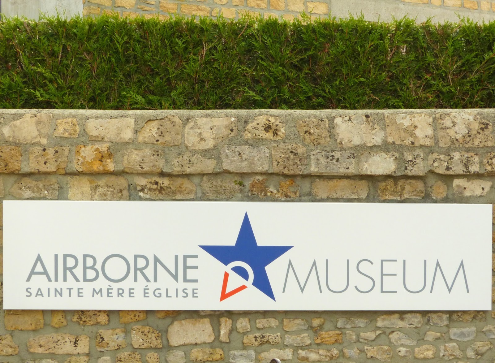 Mémoires de voyages SaintMère Église (Manche) Airborne Museum