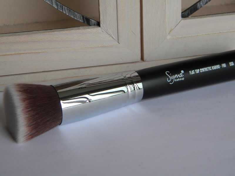 Shabby Makeup and More Review Sigma Flat Top Kabuki F80