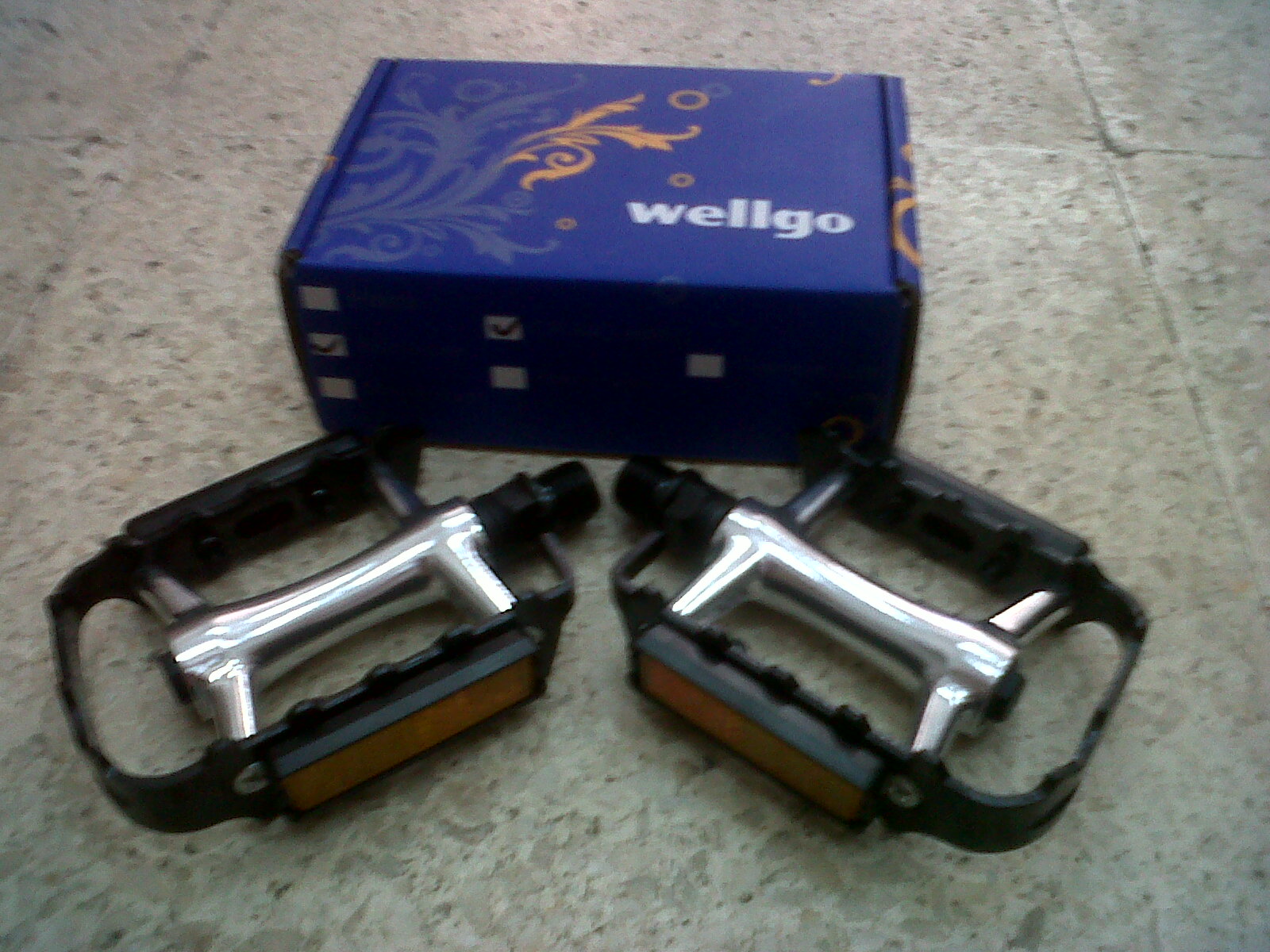 A Place for Bicycle Lovers.. Pedal bearing WELLGO LUM20
