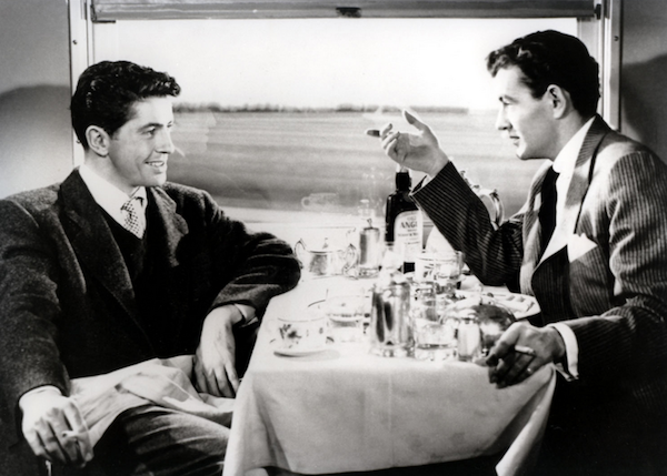 Strangers on a Train - คนแปลกหน้า(และบ้า)ที่ฉันเจอบนรถไฟ Strangers on a Train - คนแปลกหน้า(และบ้า)ที่ฉันเจอบนรถไฟ