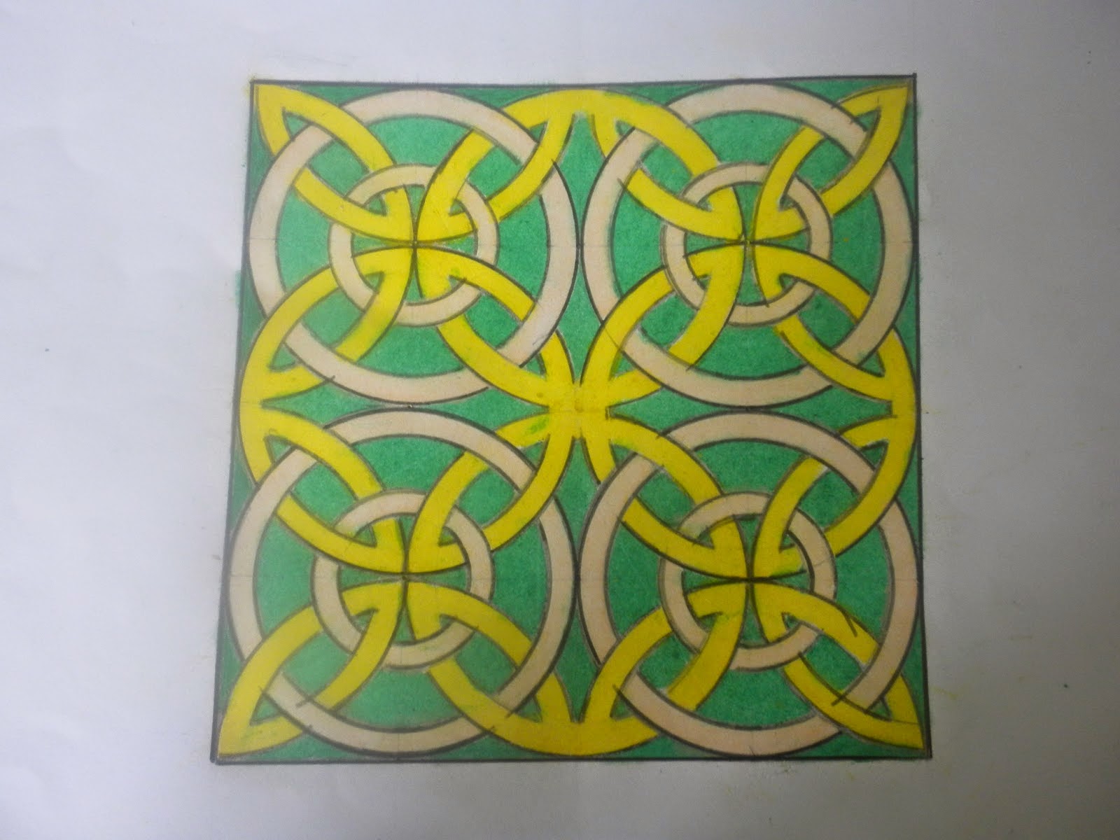 MENGGAMBAR RAGAM HIAS GEOMETRIS