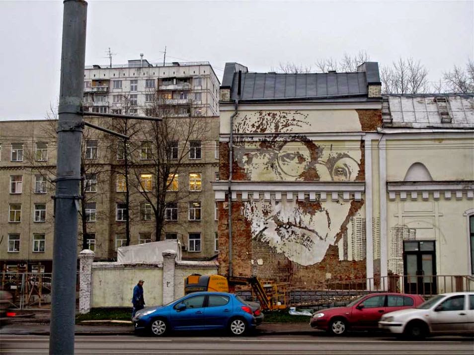 The Best Examples Of Street Art In 2012 And 2013 - Alexandre Farto aka VHILS, Moscow