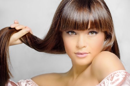 Remède noix de coco, menthe et cannelle pour stimuler les cheveux Remède noix de coco, menthe et cannelle pour stimuler les cheveux