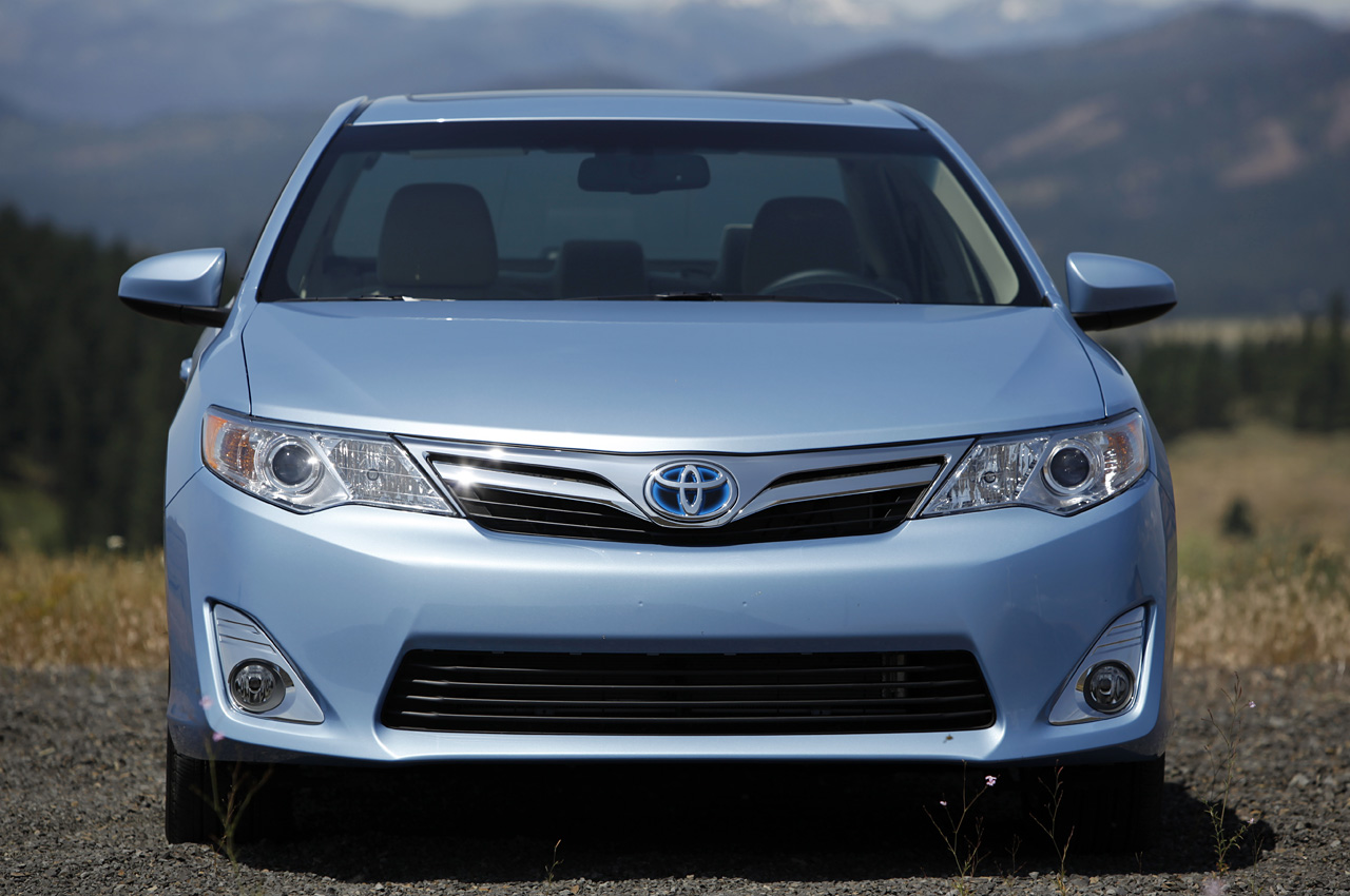 Toyota Camry Hybrid Car Review | MY TECH ALERT