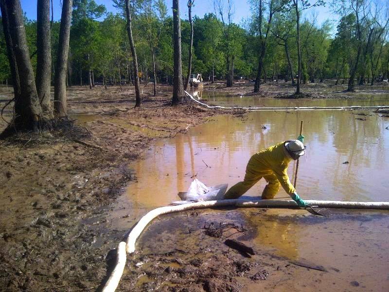 How to clean up spills on soil Spill Containment Barriers