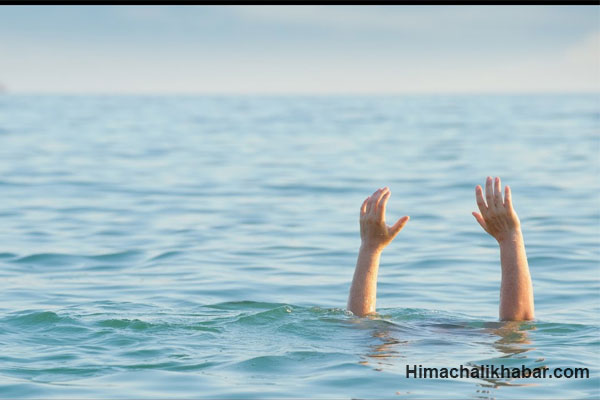 हिमाचल: नदी का अचानक जलस्तर बढ़ने से पतन में 16 साल की लड़की बही, तीन बच्चे सुरक्षित हिमाचल: नदी का अचानक जलस्तर बढ़ने से पतन में 16 साल की लड़की बही, तीन बच्चे सुरक्षित