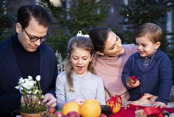 Crown Princess Victoria, Prince Daniel and their children Princess Estelle and Prince Oscar Merry Christmas
