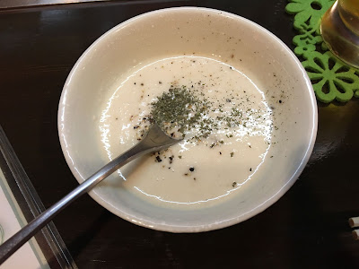 お通し(ビシソワーズ) 三軒茶屋にあるこのみせのお通しのビシソワーズ