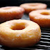 Donuts caseros con glaseado de azúcar. Idénticos a los originales. Sin lactosa