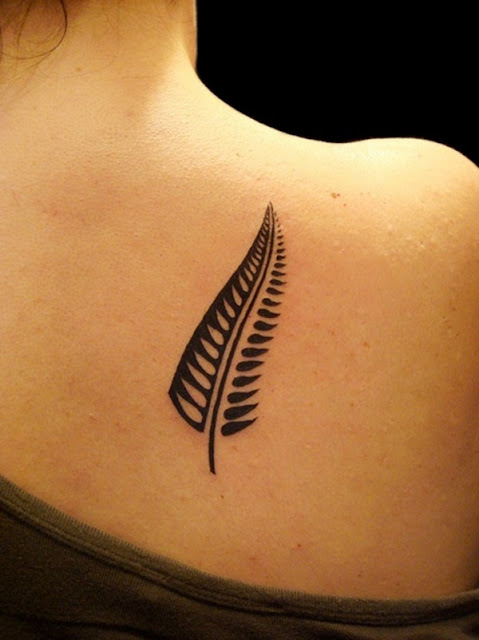 Tatuagens femininas de folhas Tatuagens femininas de folhas