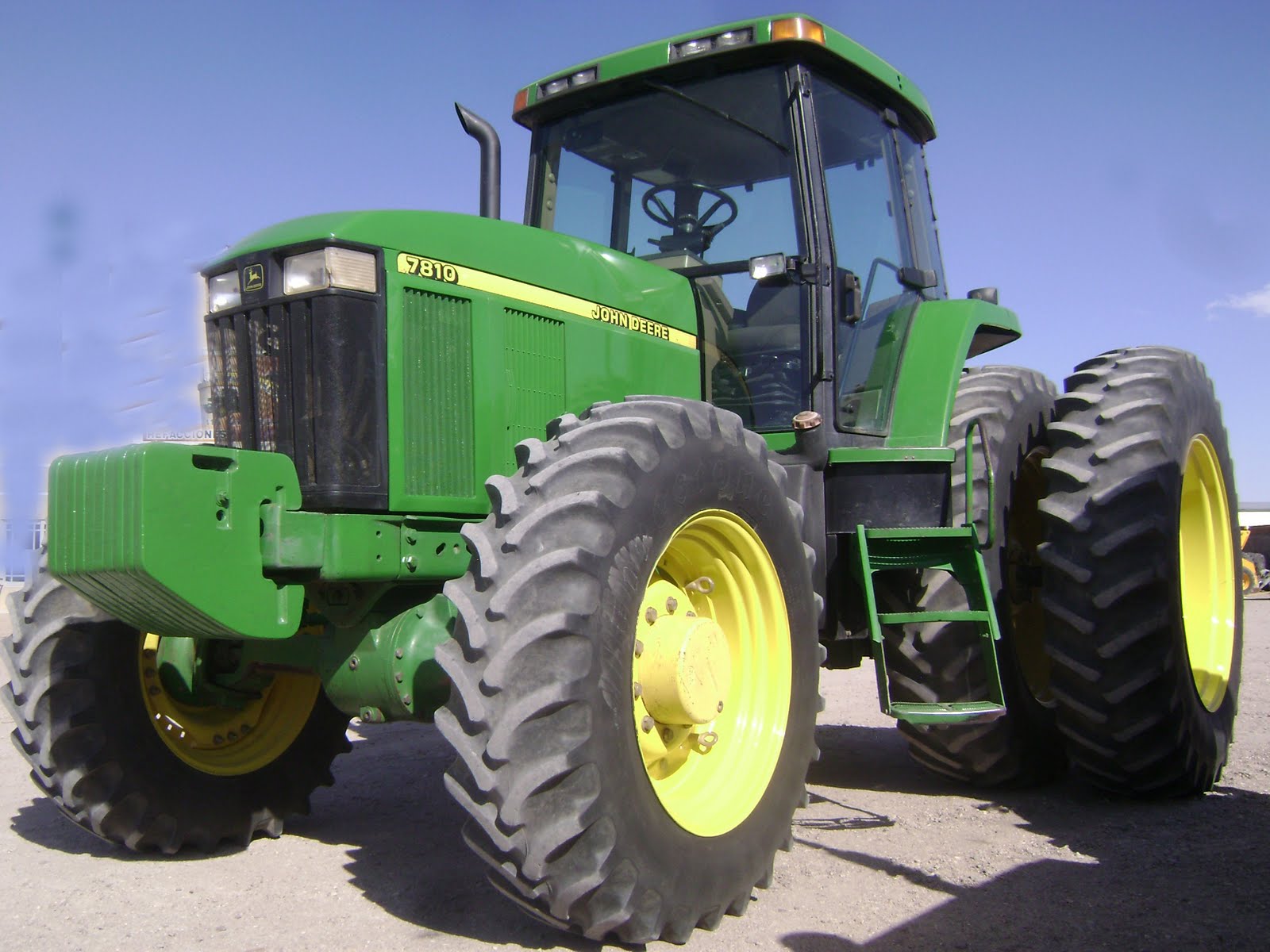 MAQUINARIA AGRICOLA INDUSTRIAL Tractor John Deere 7810, DR 4X4 1998