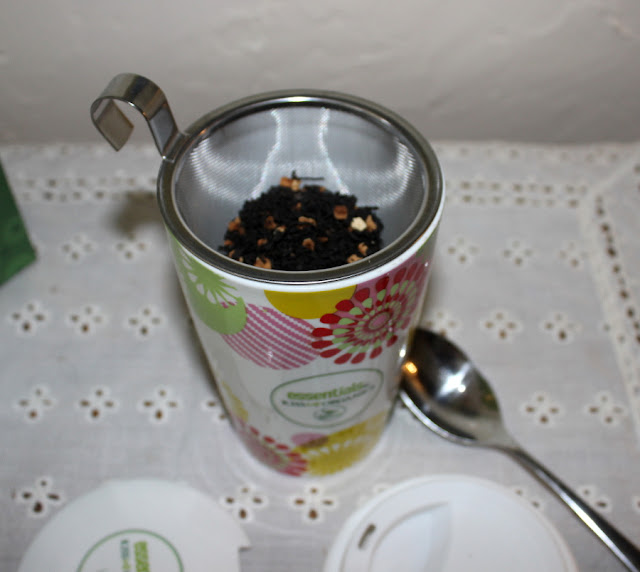 Eclectic Red Barn: Kissme Organics mug with tea and strainer