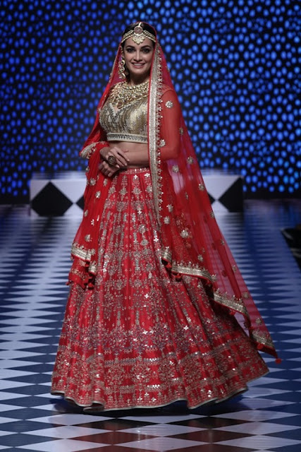 KRITI SANON, BHUMI PEDNEKAR, VAANI KAPOOR YAMI GAUTAM, DIA MIRZA, SHAMITA SHETTY AS SHOWSTOPPERS @IIJW2017 KRITI SANON, BHUMI PEDNEKAR, VAANI KAPOOR YAMI GAUTAM, DIA MIRZA, SHAMITA SHETTY AS SHOWSTOPPERS @IIJW2017