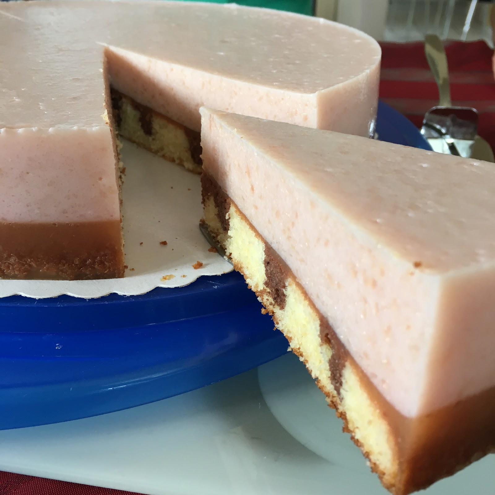 Ein Stück heile Welt : Pfirsich-Buttermilch-Torte mit vegetarischem ...