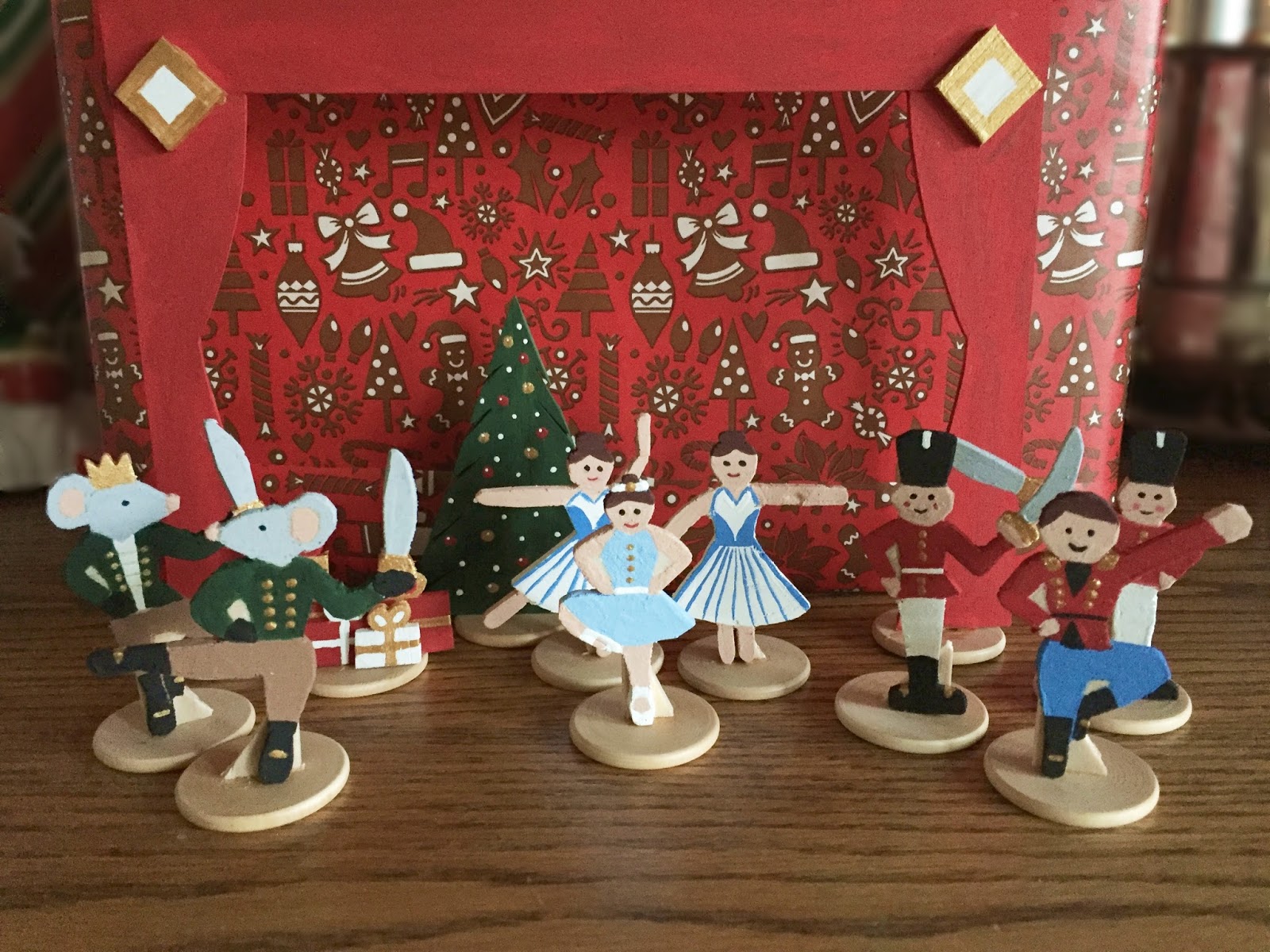 Chuck Does Art DIY Nutcracker Creche or Playset