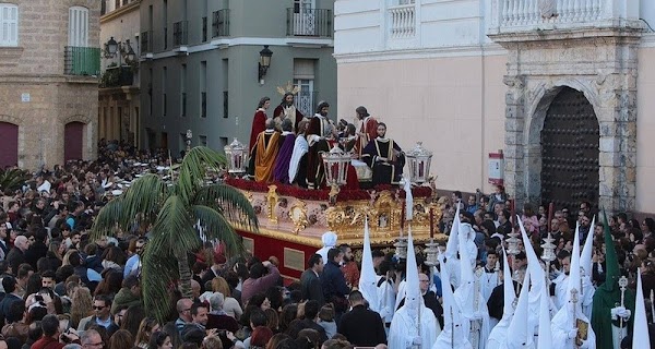 La Permanente se pone firme con el cumplimiento de los horarios en Cádiz La Permanente se pone firme con el cumplimiento de los horarios en Cádiz