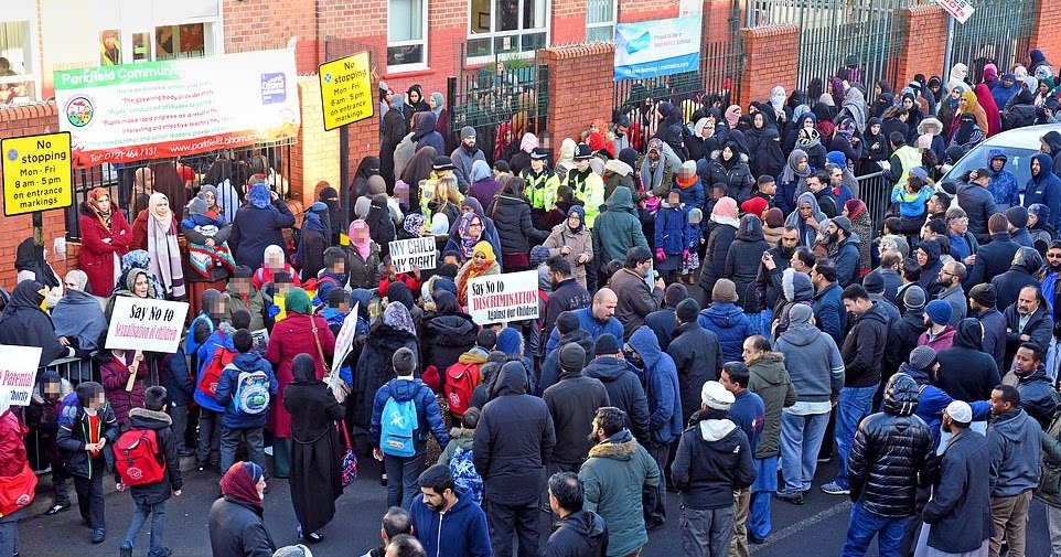 どこまでもイスラム世界 イスラム教徒 vs lgbt イギリスの小学校でマイノリティ同士の戦い勃発