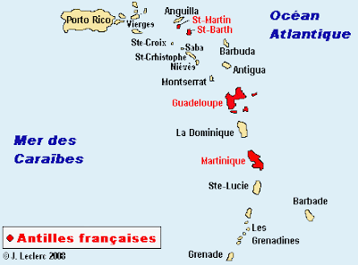 Carte des Antilles françaises au milieu de la mer des Caraïbes. il s'agit de Guadeloupe, Martinique, Saint-martin et Saint-Barthélémy. Elles se localisent dans les petites Antilles, des îles aux vents.