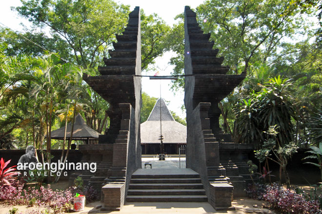 pendopo agung trowulan mojokerto