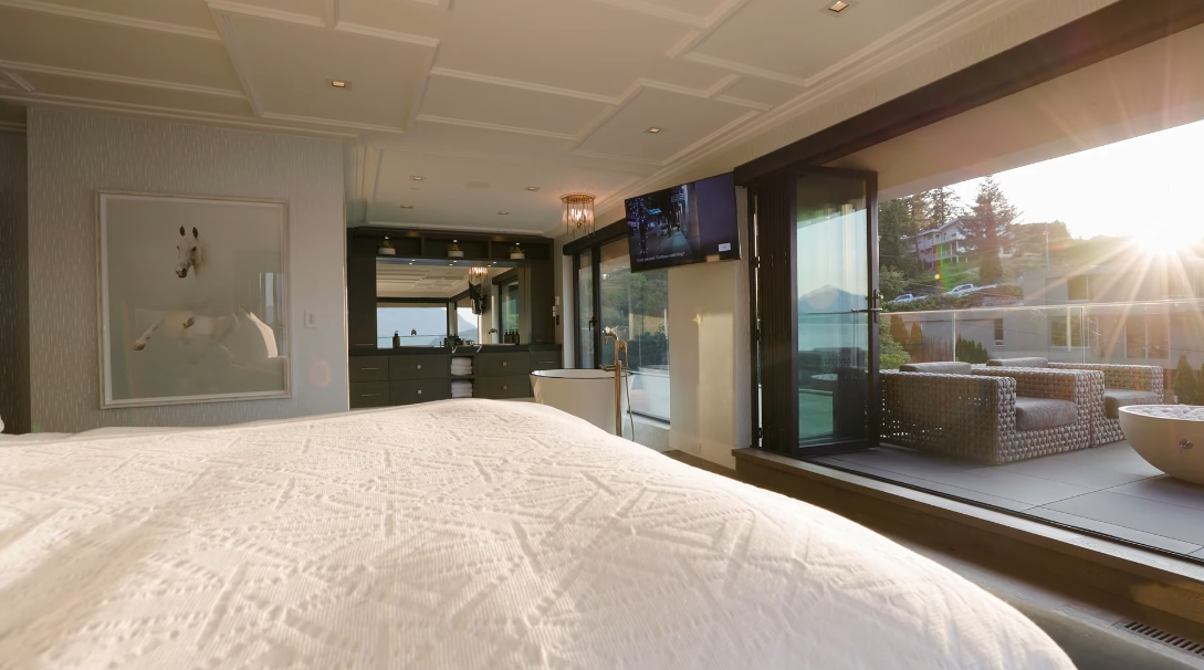 61 Interior Design Photos vs. 6892 Copper Cove Rd, West Vancouver Luxury Home Tour