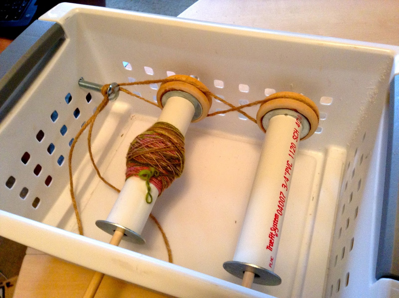 Teach 'n Craft DIY Affordable Lazy Kate...Yep...I'm spinning yarn
