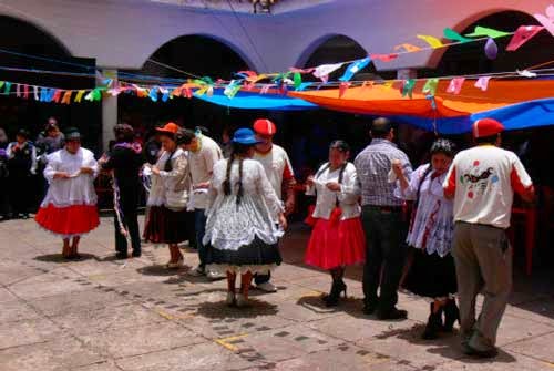 Carnaval Grande de Sucre coronará hoy a sus reinas
