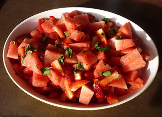 watermeloen-aardbeien-fruitsalade-afbeelding-munt
