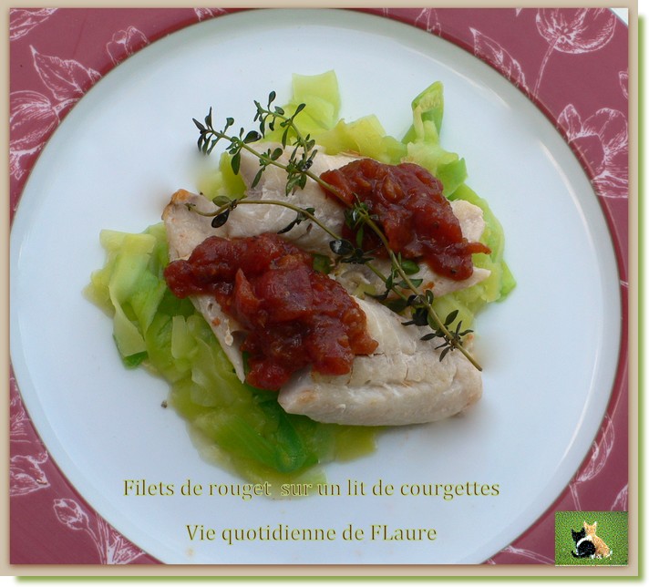 Filets de rouget sur un lit de courgettes