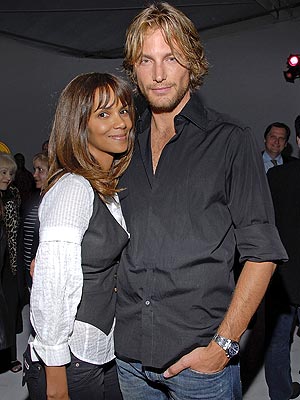 Who was halle berry dating in 1991