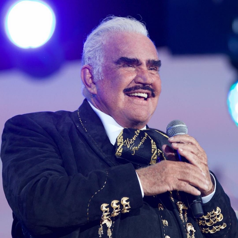 Vicente Fernández rechazó trasplante por miedo a que el donante fuera gay Vicente Fernández rechazó trasplante por miedo a que el donante fuera gay