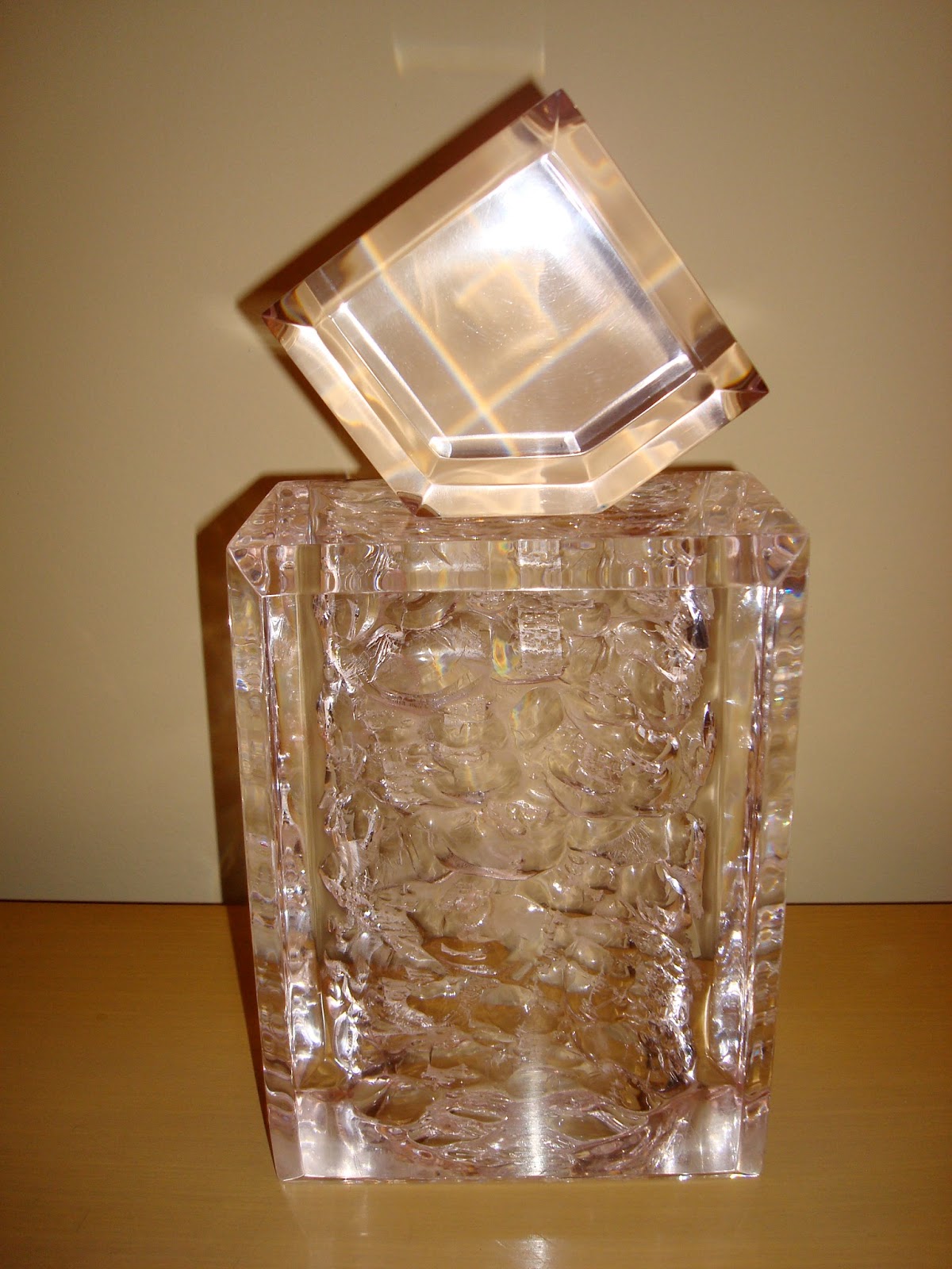 Era Antiques Sublime Lucite Sculpture