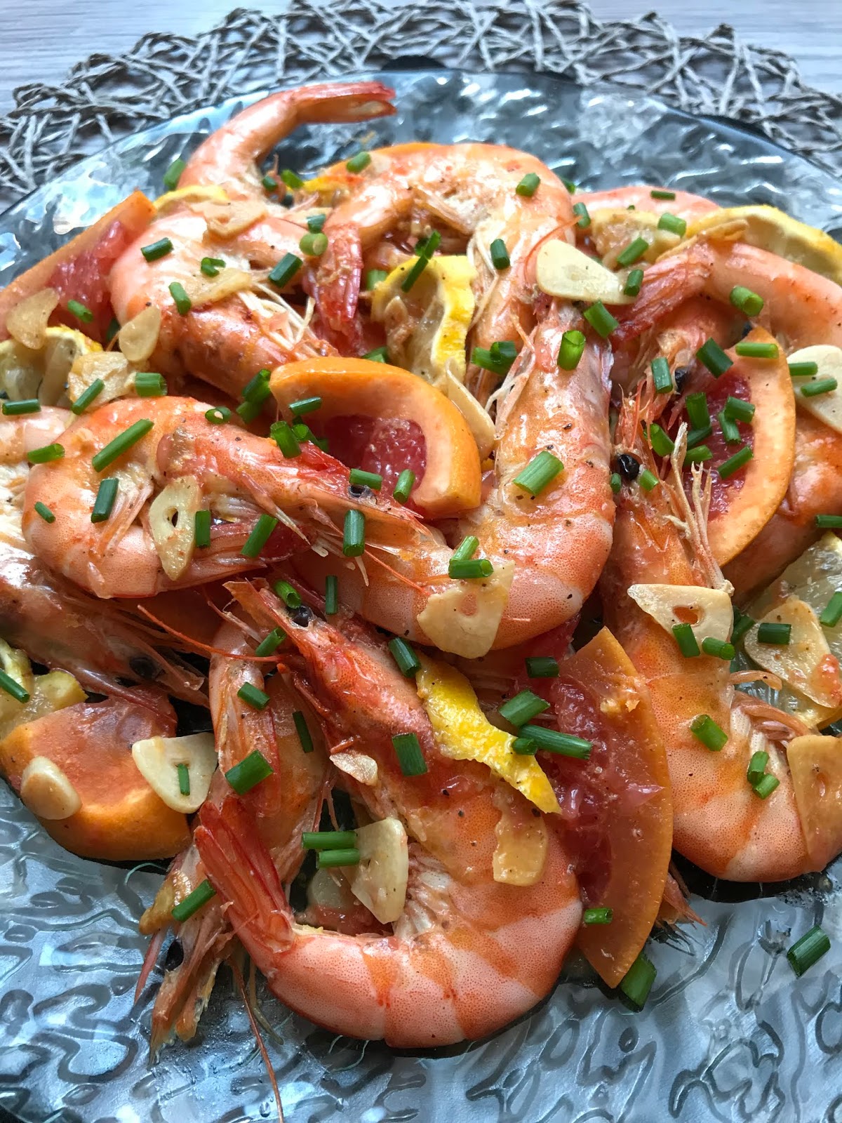 Langostinos salteados con pomelo y brandy (con vídeoreceta)