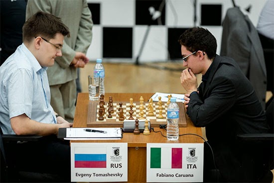 Échecs : Fabiano Caruana 1-0 Evgeny Tomashevsky dans la ronde 3 - Photo © Kirill Merkurev