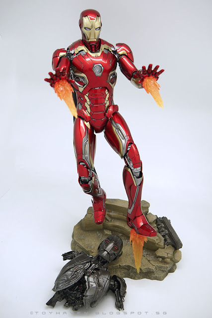 hot toys iron man poses