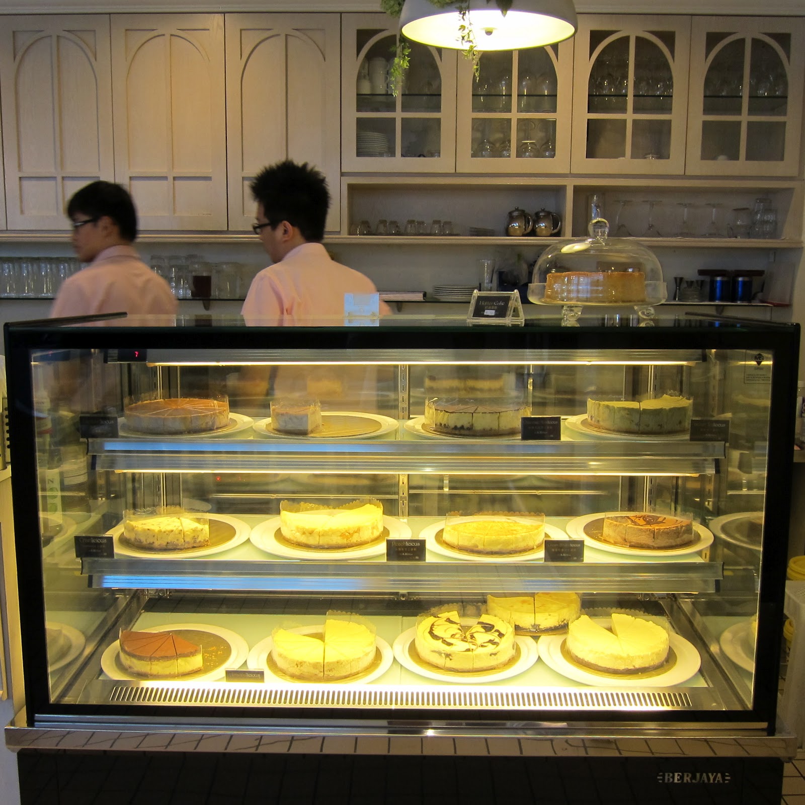 Cheesecake Cheelicious Bakery and Café in Taman Pelangi, Johor Bahru