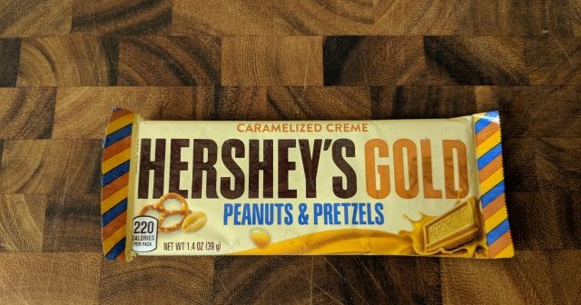 REVIEW: Hershey's Gold Peanuts & Pretzels Bar - The Impulsive Buy