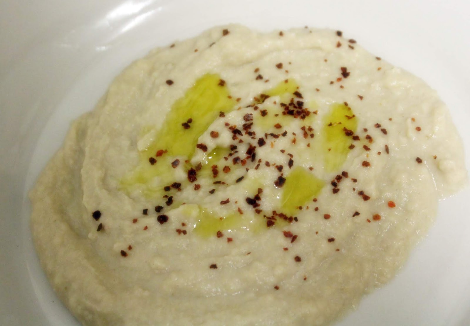 One more step on the quest for perfection (Easy Canned Chickpea hummus