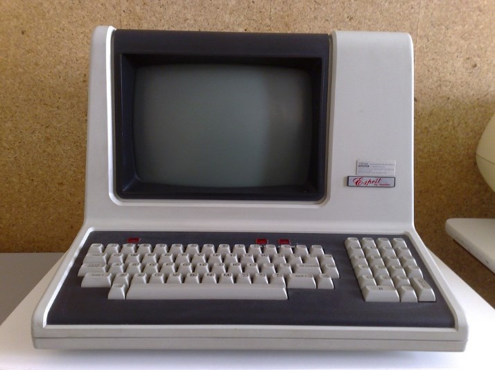Komputer generasi pertama terdapat beberapa komponen disebut