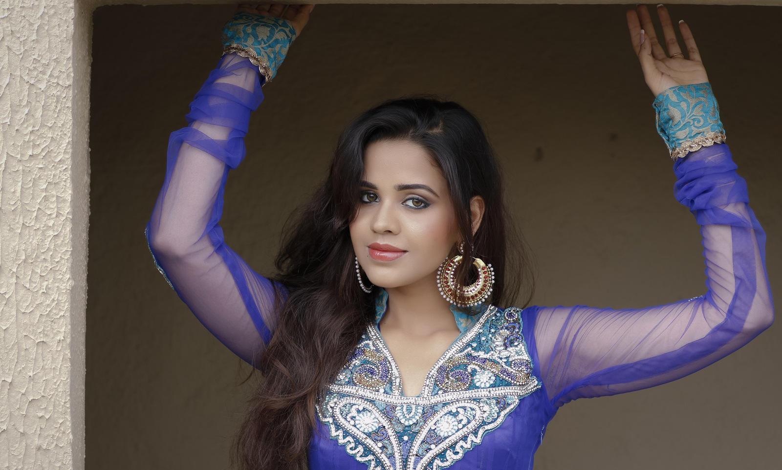 Parina Mirza Looks Gorgeous In Her Ramzan Eid 2015 Special Photo Shoot Indian Girls Villa