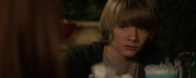 Dark.Skies.2013.BDRip_2.jpg