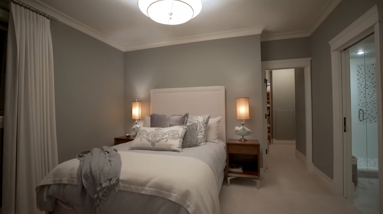21 Photos vs. 13472 13A Avenue, White Rock | Neacsu Denner Group - Luxury Home And Interior Design Video Tour