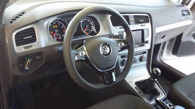 VW Golf 2016 1.6 16V Trendline - espaço interno